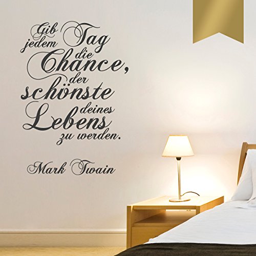 WANDKINGS Wandtattoo Gib jedem Tag die Chance, der schönste deines Lebens zu Werden. (Mark Twain) 88 x 125 cm Gold - erhältlich in 33 Farben