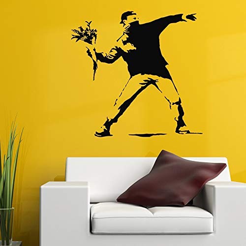 Banksy Wandaufkleber Wohnkultur Aufkleber Liebe ist in der Luft Blumenwerfer Molotow Guy Vinyl Dekoration Wandbild Wohnzimmer sein 59 * 56cm