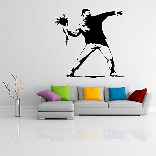 Banksy Vinyl Wandaufkleber Wandbild Protest Blumenwerfer Aufkleber Straße Graffiti Kunst Abnehmbare DIY Schlafzimmer Home Decoration 1 57X58CM